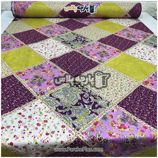 طاقه پارچه ملحفه ای پلی استر (پرنسس) گل دار با گل سورمه ای (طرح چهل تکه)  با زمینه کرمی و بنفش