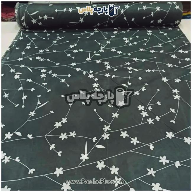 طاقه پارچه ملحفه ای پلی استر (پرنسس) گل دار با گل سفید و زمینه طوسی (طرح شکوفه)