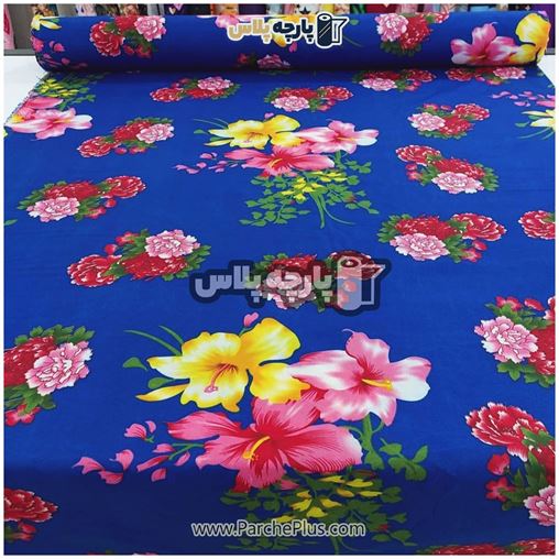 پارچه ملحفه ای گل دار با زمینه آبی و گل صورتی و زرد