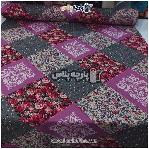 طاقه پارچه ملحفه ای پلی استر (پرنسس) گل دار با گل قرمز (طرح چهل تکه)  با زمینه کرمی، بنفش و طوسی