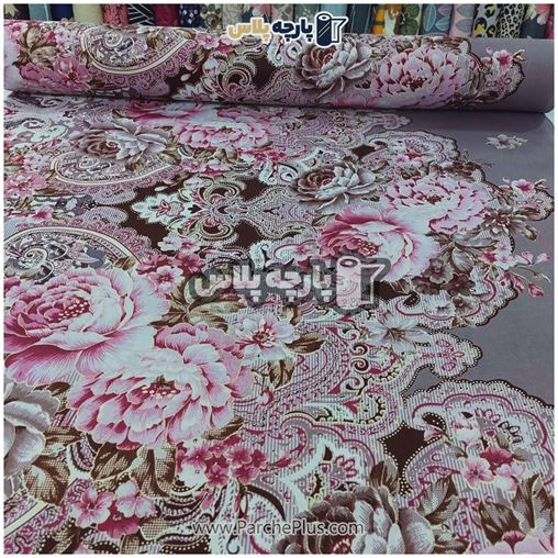 پارچه ملحفه ای گل دار با گل صورتی و زمینه بنفش