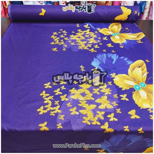 پارچه ملحفه ای گل دار با طرح پروانه و زمینه بنفش و رنگ گل بنفش