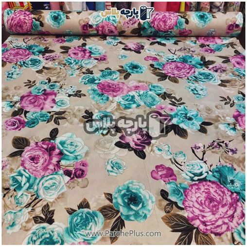 پارچه ملحفه ای گل دار با زمینه کرمی و گل آبی و بنفش