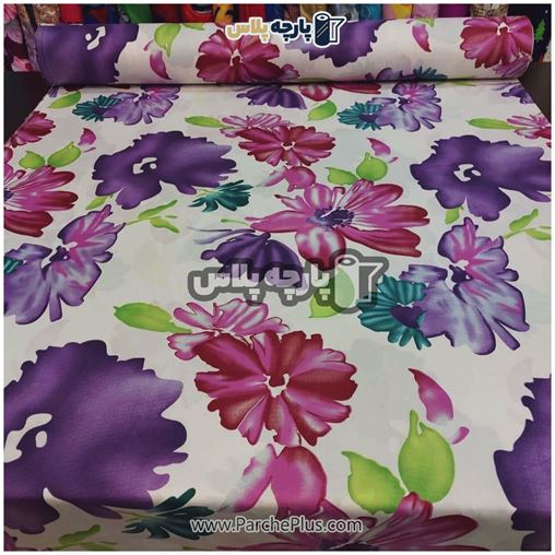 پارچه ملحفه ای گل دار با گل بنفش و صورتی و زمینه سفید