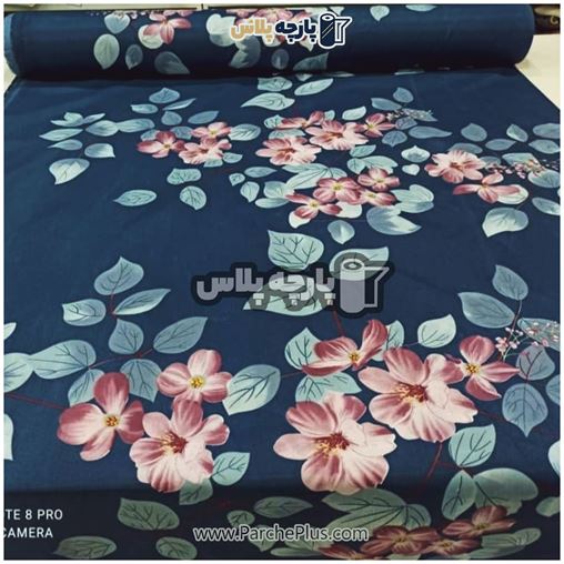  پارچه ملحفه ای گل دار با زمینه سورمه ای و گل صورتی