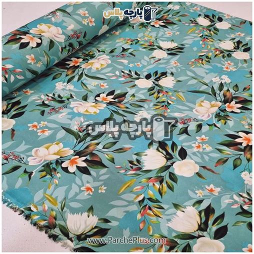 طاقه پارچه ملحفه ای گل دار با زمینه آبی و گل سفید