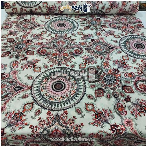 طاقه پارچه ملحفه ای گل دار با زمینه کرمی و گل صورتی