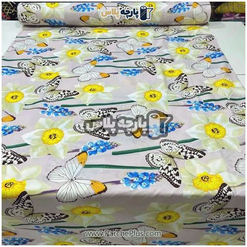 طاقه پارچه ملحفه ای پلی استر (پرنسس) گل دار با زمینه کرمی و گل سفید و آبی و طرح پروانه